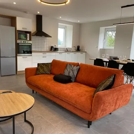 Apartment A L'ancienne Ecole Saint-Ours (Puy-de-Dome)